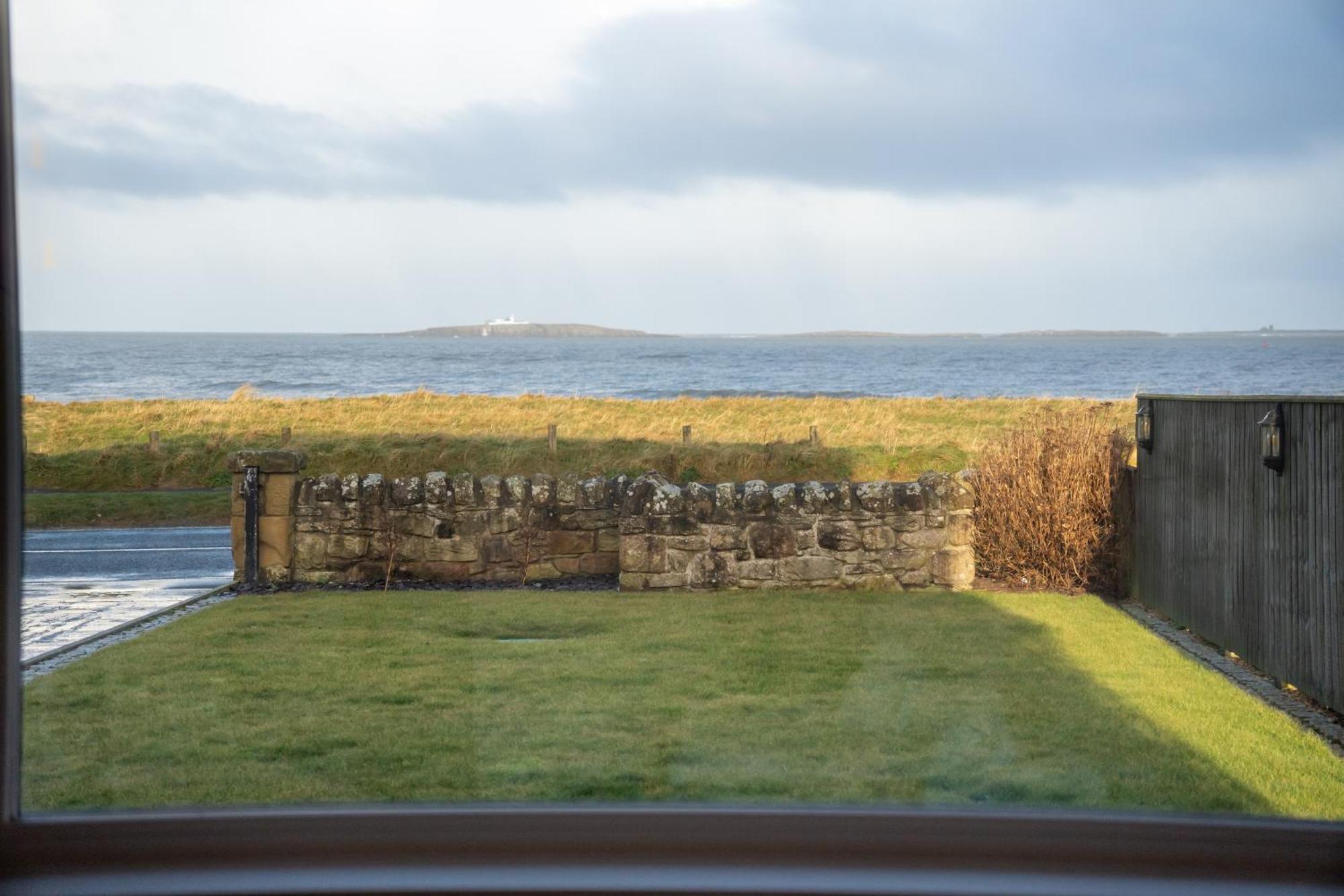 Seaview House Villa Seahouses Exterior photo